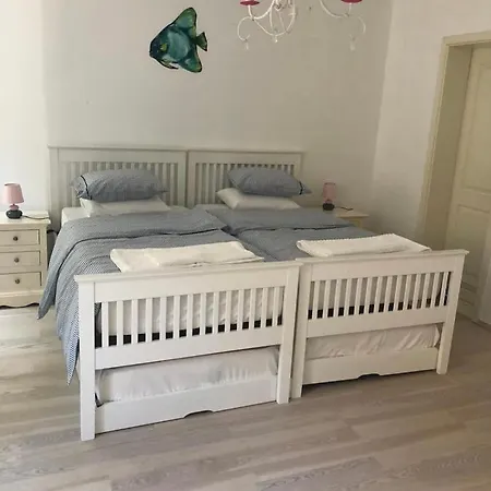 Spacious 2 Storey Old Town